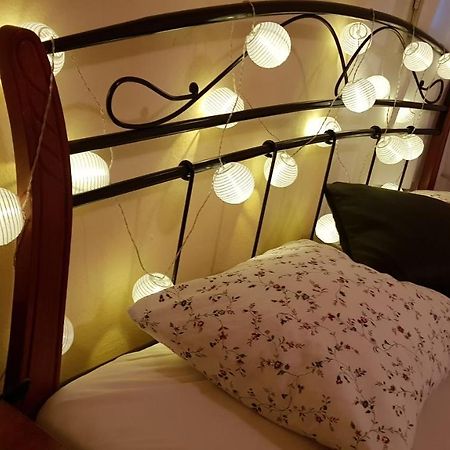 Apartman Lotos Mikulov Exteriör bild