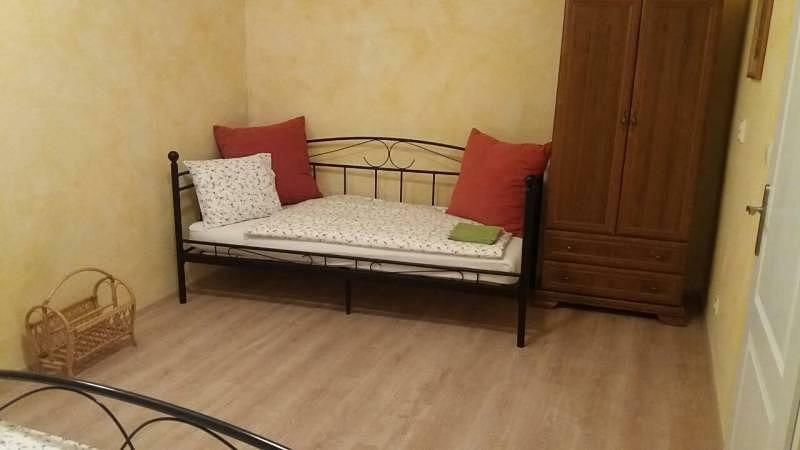 Apartman Lotos Mikulov Exteriör bild