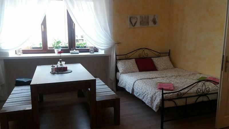 Apartman Lotos Mikulov Exteriör bild